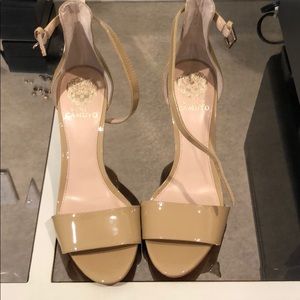 Vince Camuto patent leather tan heels size 8